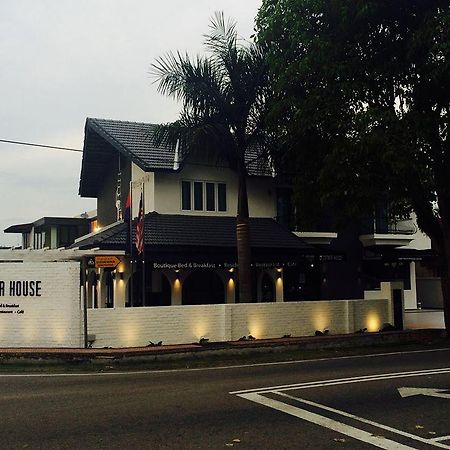 Bed and Breakfast The Corner House Pontian Kecil Esterno foto