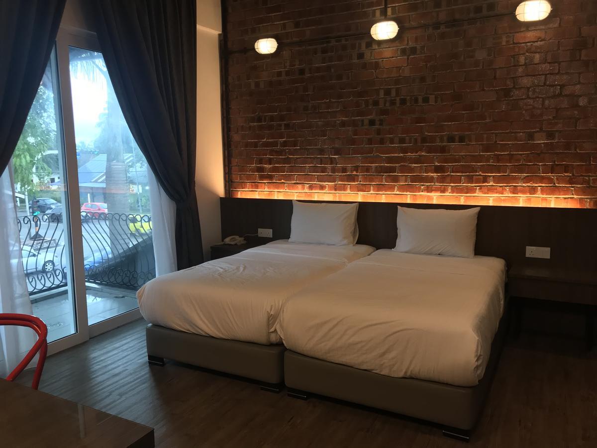 Bed and Breakfast The Corner House Pontian Kecil Esterno foto