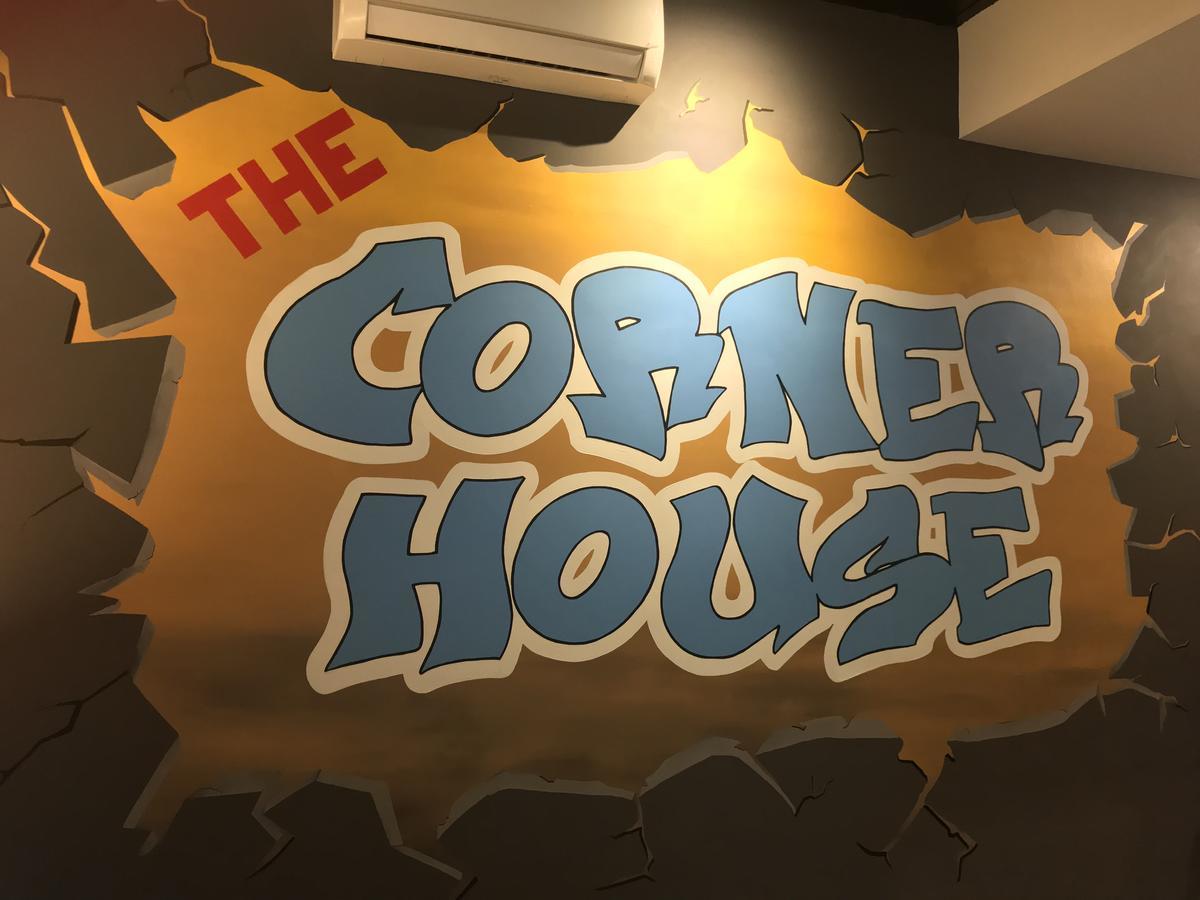Bed and Breakfast The Corner House Pontian Kecil Esterno foto