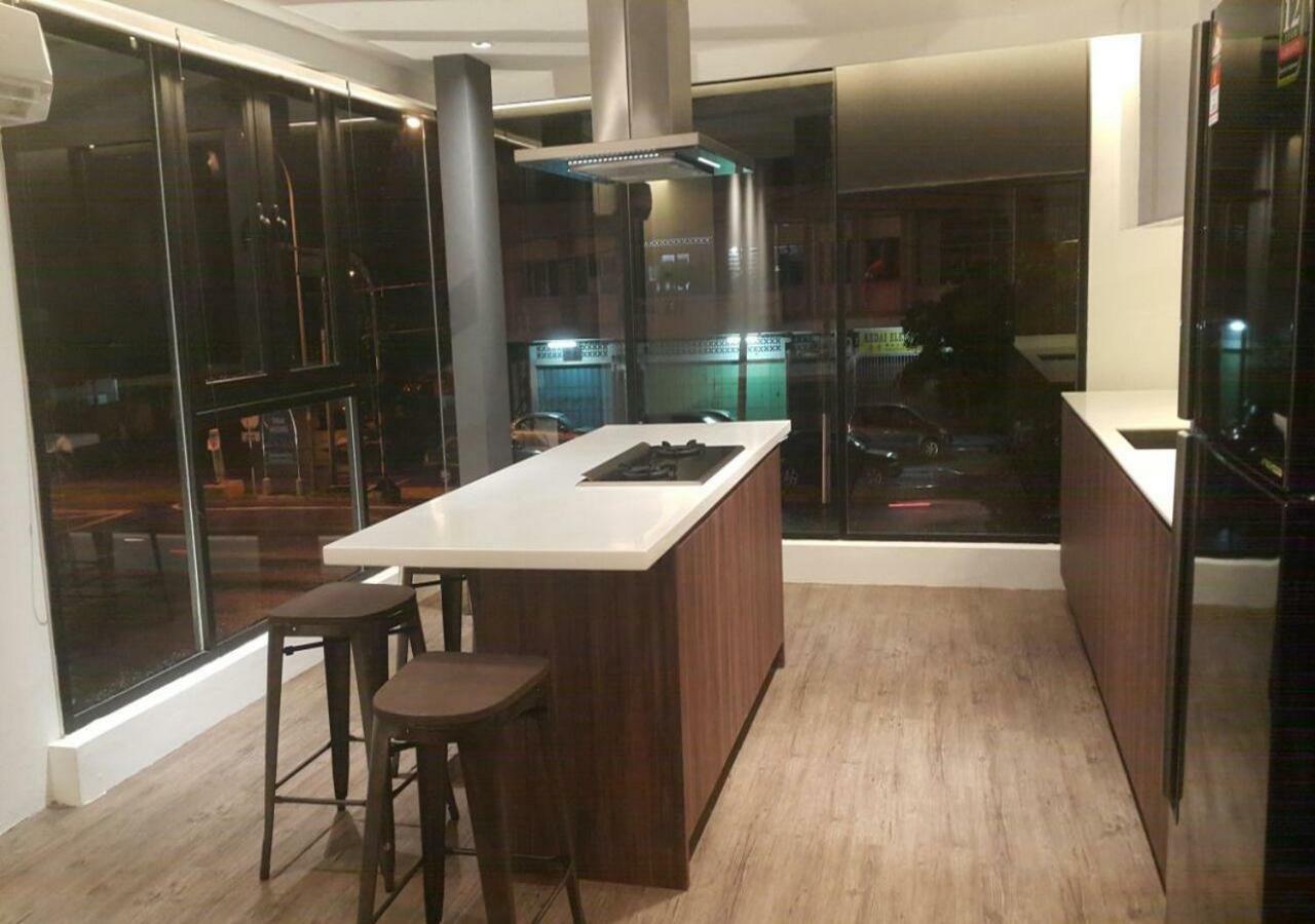 Bed and Breakfast The Corner House Pontian Kecil Esterno foto